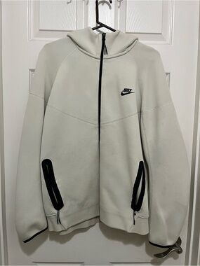 Nike Men’s Hooded Zip Jacket — Light Gray with Black Trim